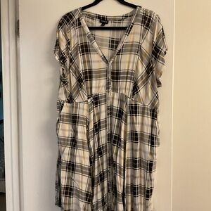 🌸 Torrid Soft Plaid Dress
